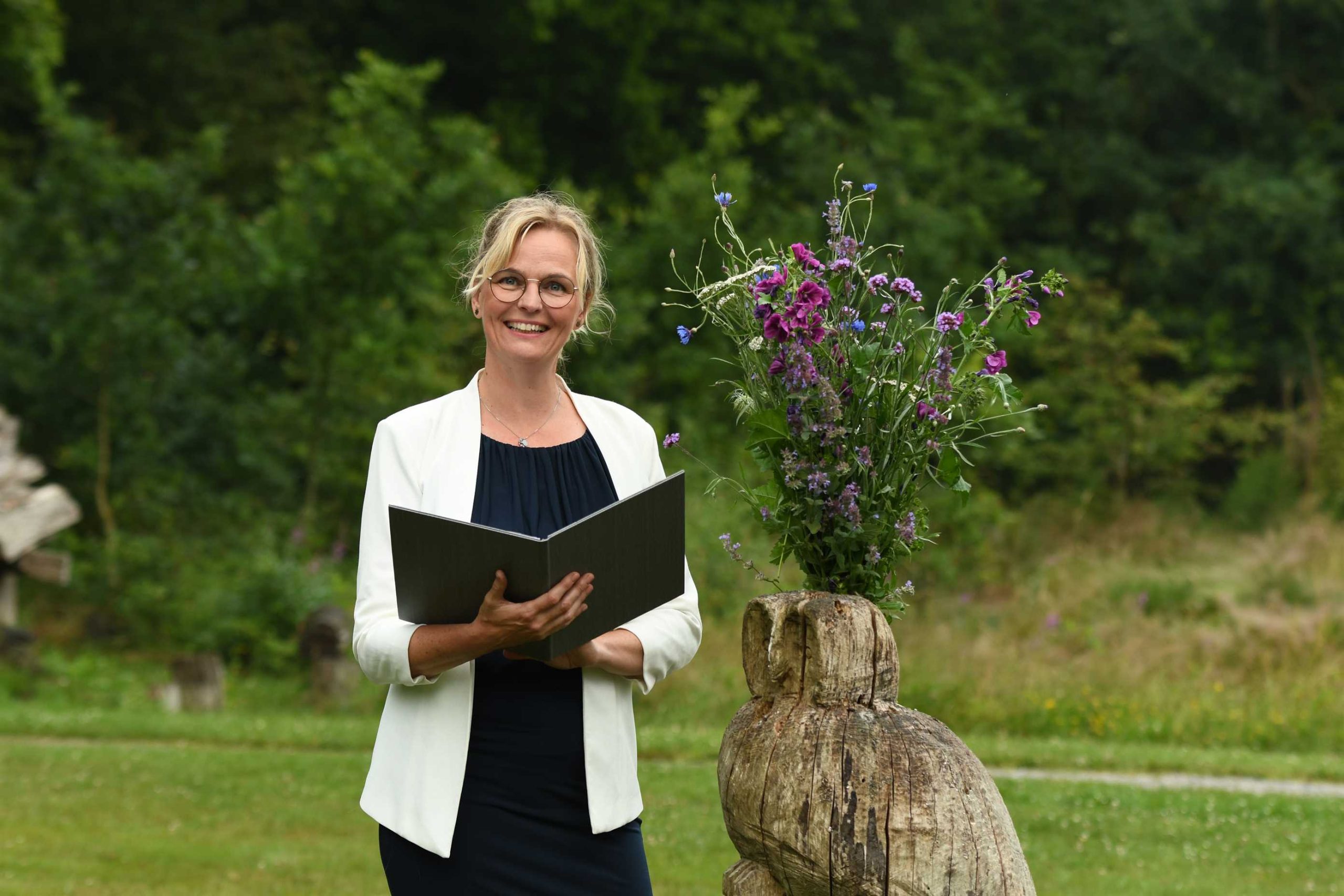 Trouwambtenaar Yvonne Dijkstra Trouwambtenaar Yvonne Dijkstra