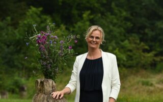 Trouwambtenaar voor een kleine bruiloft